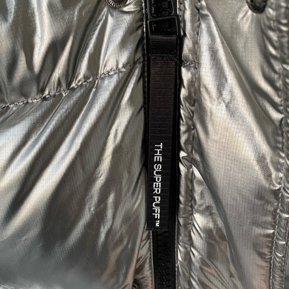 Aritzia Super Puff shorty Hi Gloss - Picture 3 of 4